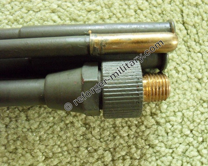 Schraubgewinde der AT-271 Faltantenne (5/16-24 UNF), kompatibel mit der AB-591 Federbasis für sichere Befestigung