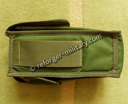 Rückseite der PRC-710MB Funktasche – Befestigungssystem für Koppel und Weste