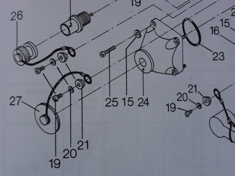 Spacer (Zwischenring) zur Befestigung der Staubkappe am PRC-77 Funkgerät – Detailansicht