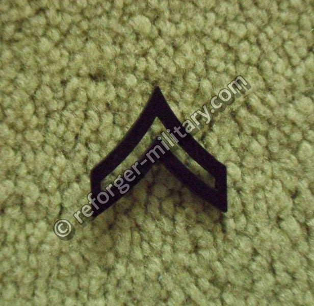 U.S. Army Corporal (CPL) Rangabzeichen aus Metall – Subdued Rank Insignia Pins for BDU Uniform.