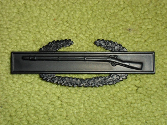 CIB-Anstecker – Combat Infantry Badge schwarz brüniert, Metall-Ausführung