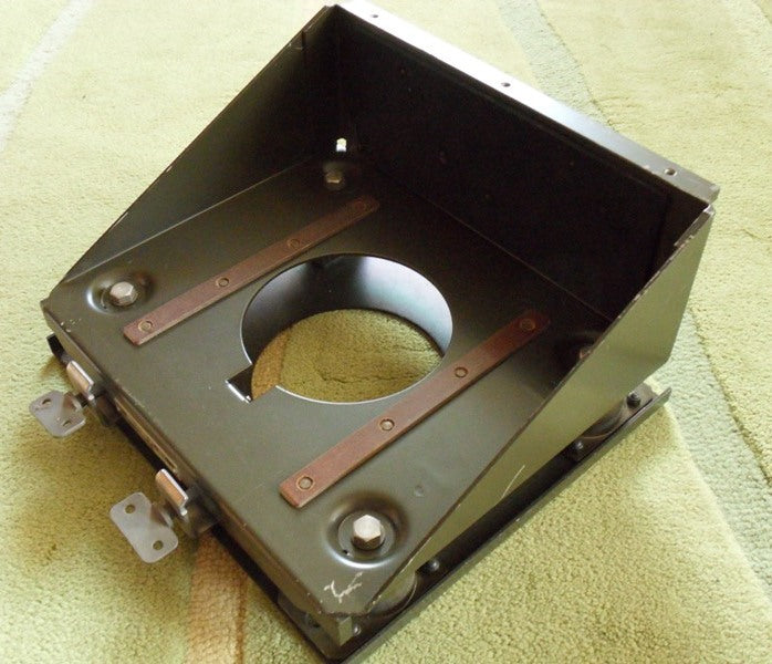 Mounting Halterung für PRC-77 Funkgerät – Seitenansicht