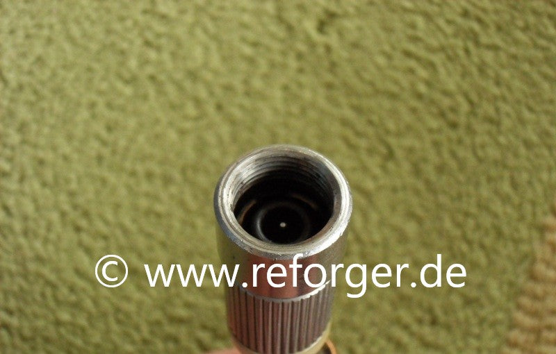 Detailaufnahme des Antennensockels für das SE-125 Funkgerät