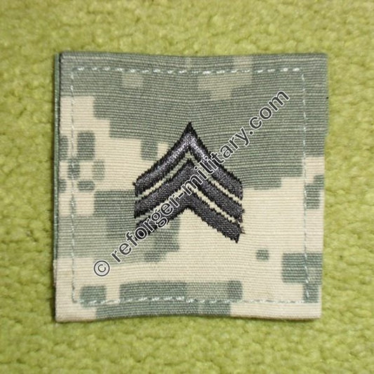 Rangabzeichen Sergeant (SGT) für ACU-Uniformen im UCP (Universal Camouflage Pattern) oder AT-Digital Camouflage mit Velcro (Klettverschluss)