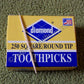Gesamtansicht der Diamond runden Holz-Zahnstocher und Round Wooden Toothpicks 250 Stück Packung.
