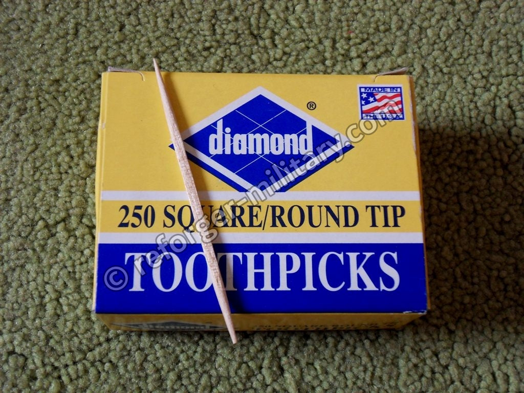 Gesamtansicht der Diamond runden Holz-Zahnstocher und Round Wooden Toothpicks 250 Stück Packung.