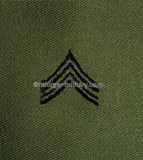US Army Dienstgrad Corporal – olivfarbener Aufnäher für BDU Uniform