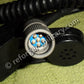 Nahaufnahme des 6-poligen U-329/U Audio-Anschlusssteckers am US-Militär-Handhörer.