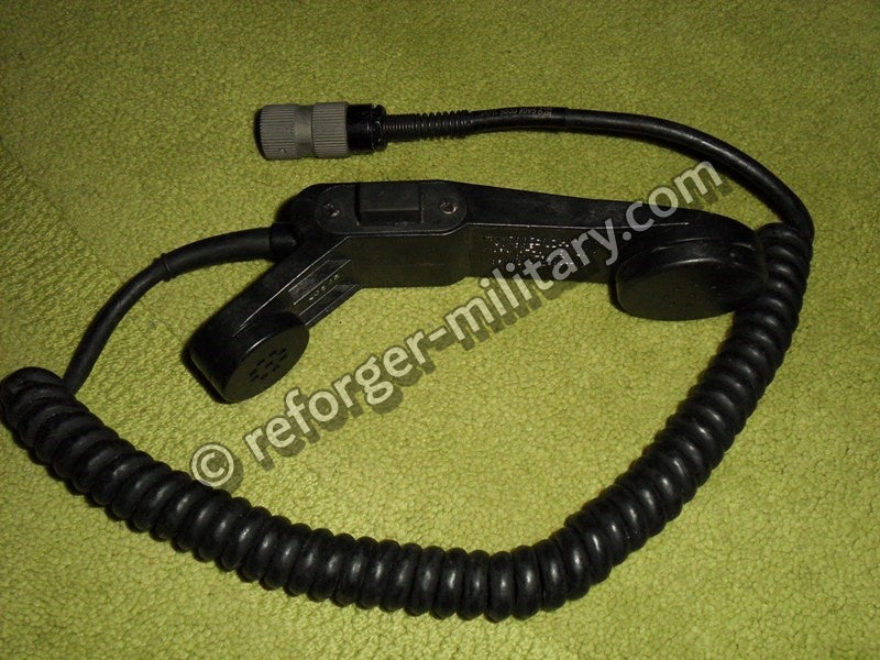 Originales US-Militär H-350/U Funkgerät und Feldtelefon Handset in der Gesamtansicht.