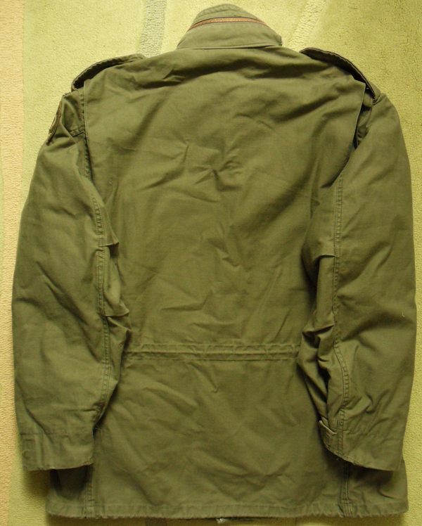 M65 Field Jacket Oliv Medium Long – Rückansicht, sehr gut gebraucht mit Pershing Missile Unit Patch