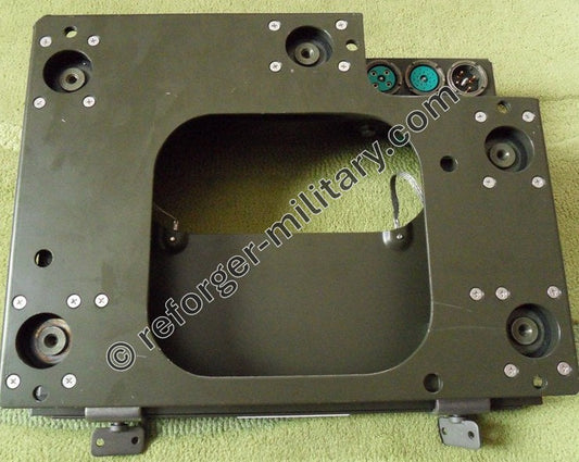 Detailansicht des Mounting MT-1029/VRC für US-Funkgeräte.