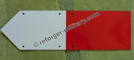 Militärischer Wegweiser – Richtungsschild