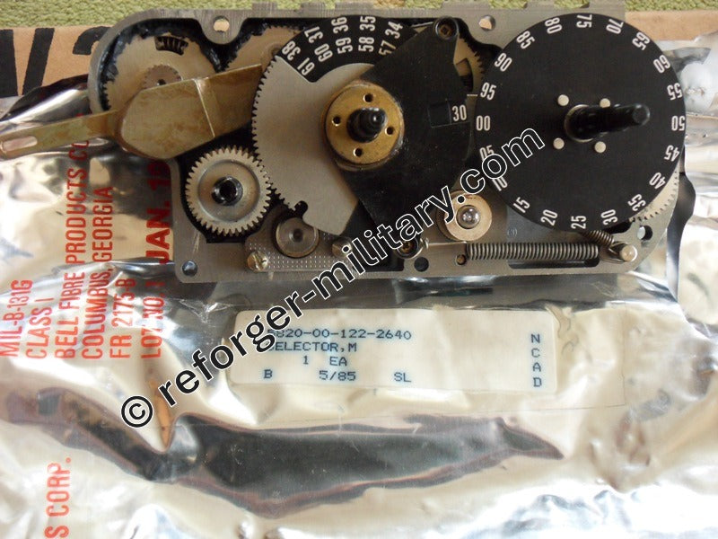 Frequenzwahl- und Kanaleinstellmechanismus des PRC-77 Funkgeräts – Bauteil zur Kanalsteuerung