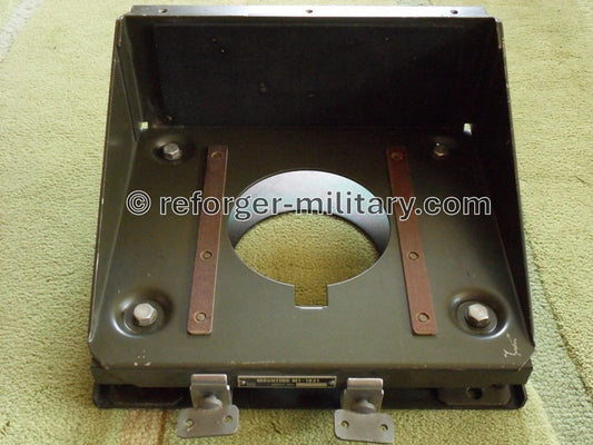 Halterung für PRC-77 Funkgerät (MT-1031) – zur festen Installation in Militärfahrzeugen