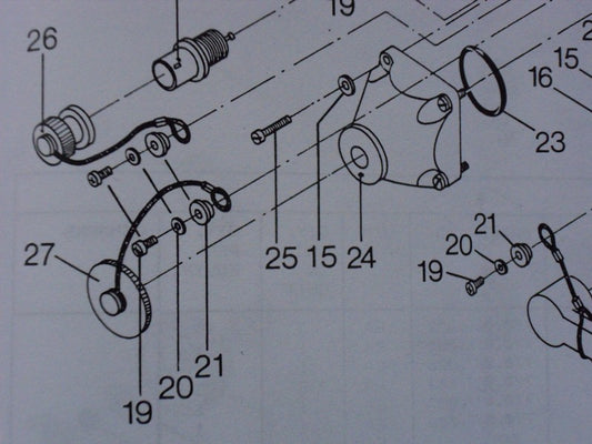 Spacer (Zwischenring) zur Befestigung der Staubkappe am PRC-77 Funkgerät – Detailansicht