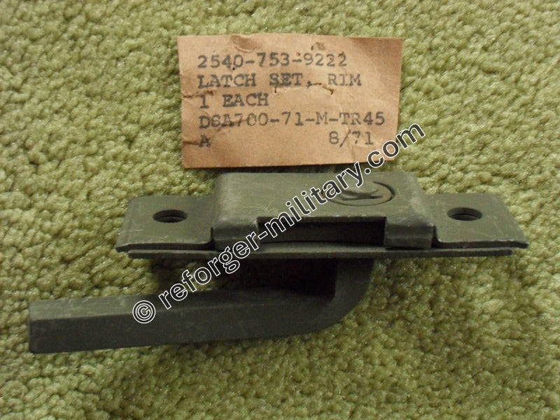 REO M35 Hood Latch Detailansicht – Verschlussriegel Nahaufnahme