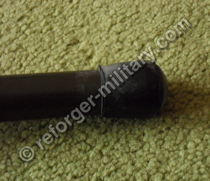 Original US Army Antenna Mast Base Dust Cap (Schutzkappe) für AB-15/GR, MP-65, AB-652/GR – Detailansicht (montiert)