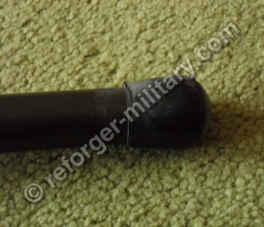 Original US Army Antenna Mast Base Dust Cap (Schutzkappe) für AB-15/GR, MP-65, AB-652/GR – Detailansicht (montiert)