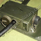 Detailaufnahme des originalen Typenschilds auf der J-3513A/U Interconnecting Box.