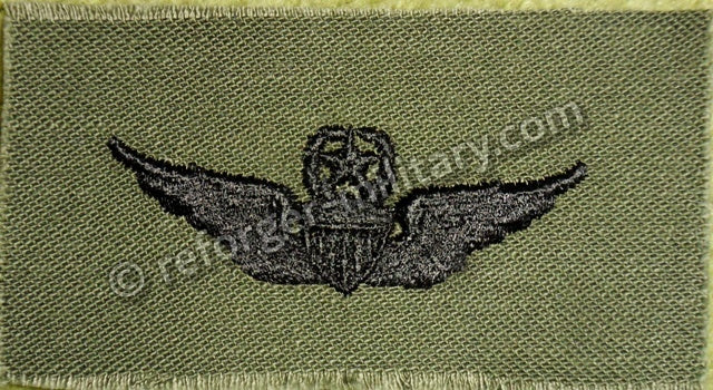 Original Vietnam US Army Master Aviator Badge Subdued on OD-Cloth.