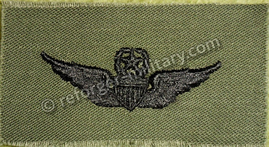 Original Vietnam US Army Master Aviator Badge Subdued on OD-Cloth.