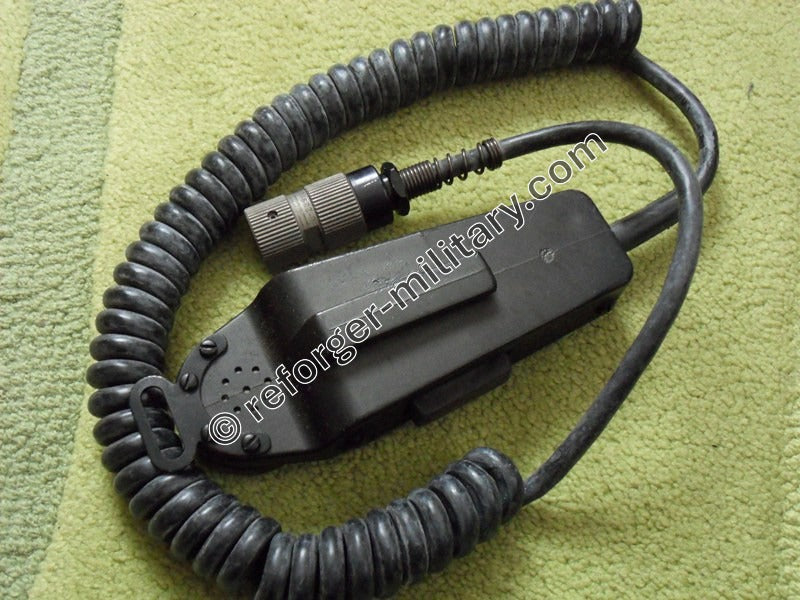 Dynamic Microphone M80C/U Detailansicht – US Army Funkgerät Mikrofon