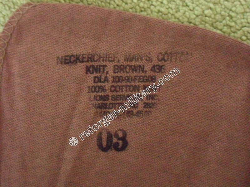 US‑Army Neckerchief in Tropentarn Braun mit gut sichtbarem Herstellerstempel – Detailansicht