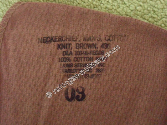 US‑Army Neckerchief in Tropentarn Braun mit gut sichtbarem Herstellerstempel – Detailansicht