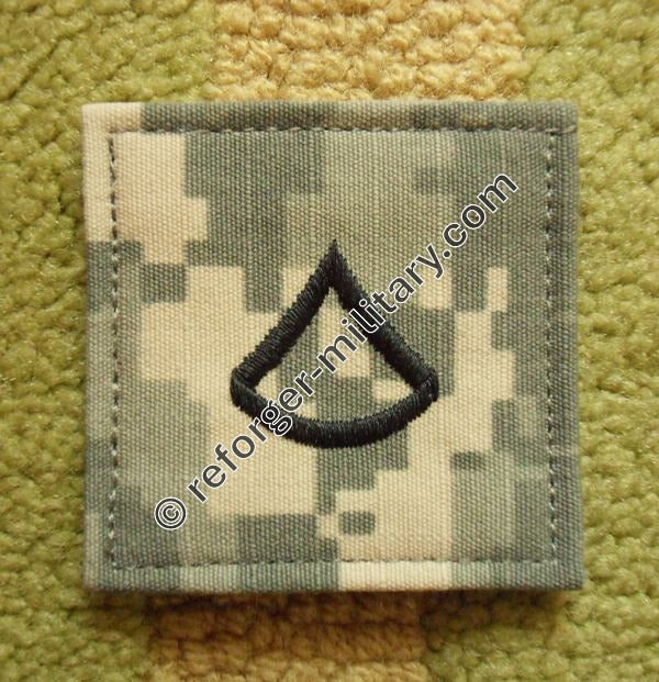US-Army-Dienstgrad PFC (Private First Class) – gestickter Rank Patch mit Klett im ACU-Digital-Tarnmuster