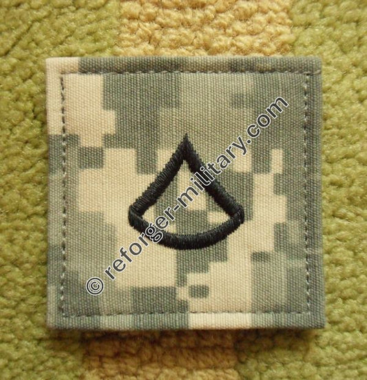 US-Army-Dienstgrad PFC (Private First Class) – gestickter Rank Patch mit Klett im ACU-Digital-Tarnmuster