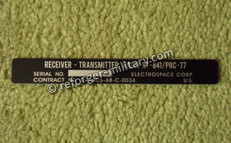 Original US Army PRC-77 Data Plate von Electrospace Corp. – Typenschild für Receiver-Transmitter RT-841.