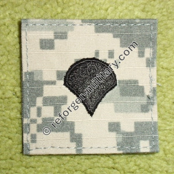 US-Army-Dienstgrad SPC Specialist 4 – gestickter Rank Patch im ACU-Digital-Tarnmuster
