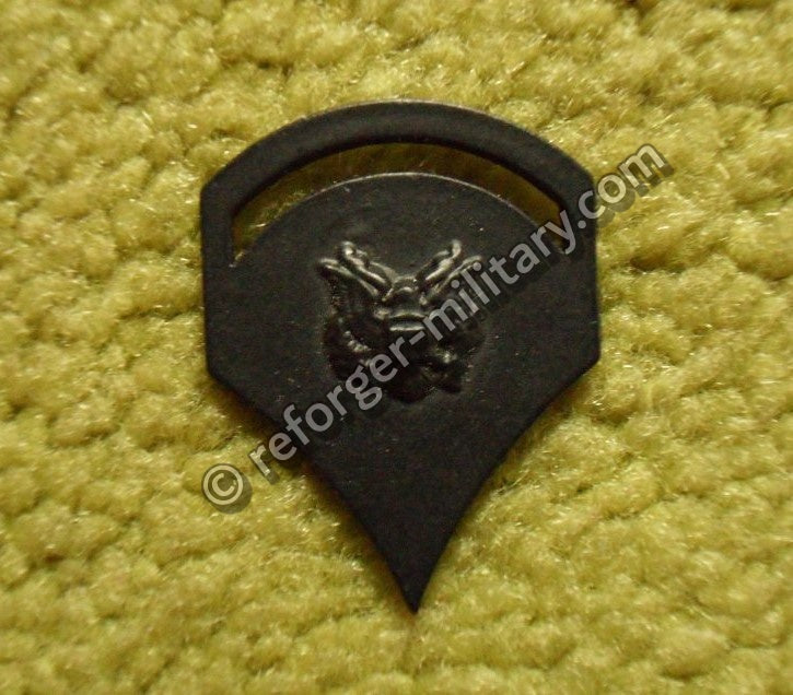 U.S. Army Specialist 5 (SP5) Rangabzeichen aus Metall – Subdued Rank Insignia Pin Vietnam Era.