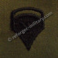 U.S. Army Specialist 5 (SP5) Rangabzeichen Aufnäher – Subdued Olive Rank Patch Vietnam Era.