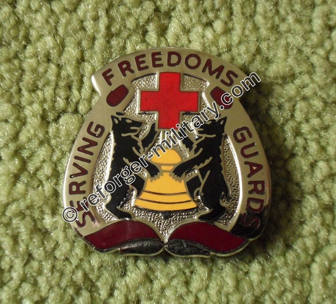 US Army MEDDAC Distinctive Unit Crest (Serving Freedom’s Guards) – Abzeichen der Berlin Brigade