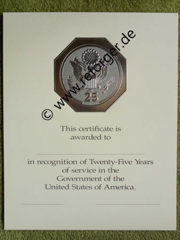 US Militär Urkunde „Certificate in Recognition of Twenty-Five Years of Service“ – Auszeichnung für 25 Jahre Dienst in der Regierung der Vereinigten Staaten, offizielles Zertifikat für langjährigen Militärdienst