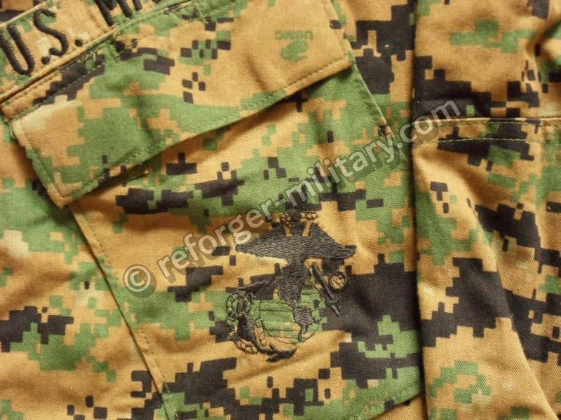 Eingesticktes USMC EGA Logo auf der Brusttasche – Echtheitsmerkmal der MARPAT Uniform.