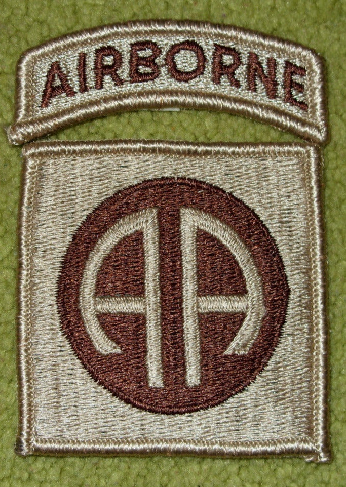 82nd Airborne Division Desert Patch – US Army Aufnäher in beige und Tarnfarben für DCU Uniformen
